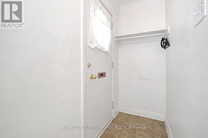 Property Photo:  535 Dunbrack Street  ON K1K 1J4 