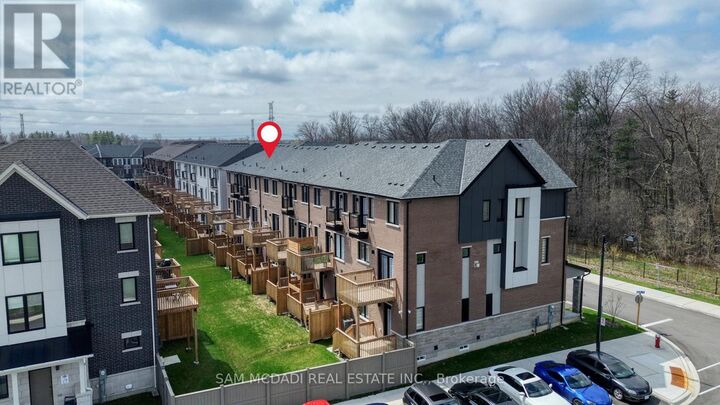 Property Photo:  4068 Kadic Terrace  ON L5M 2S8 