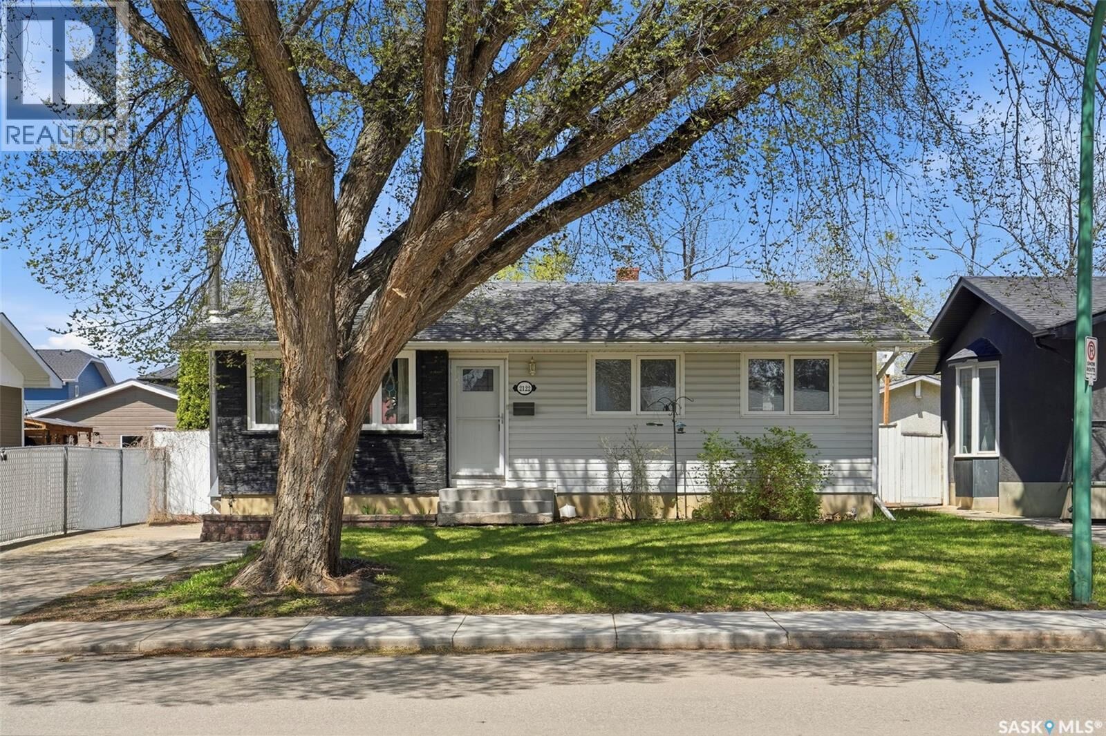 Property Photo: 2122 37th Street W SK S7L 4E3