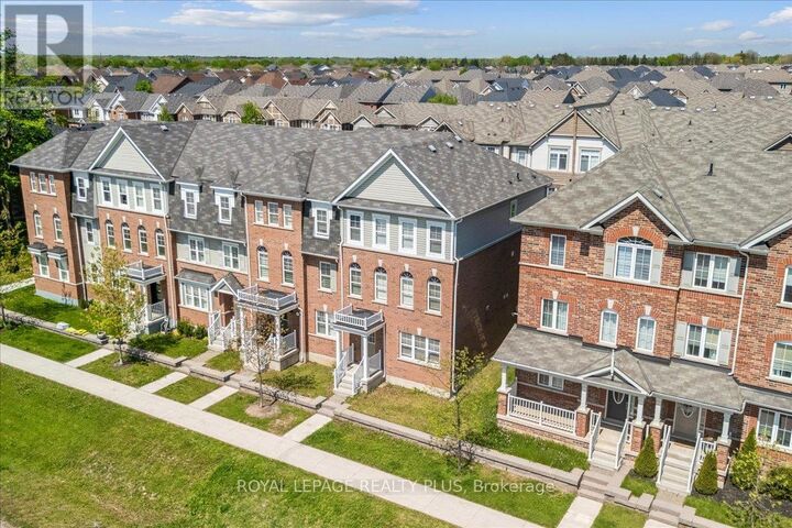 Property Photo:  22 Spring Creek Drive 74  ON L8B 1V7 