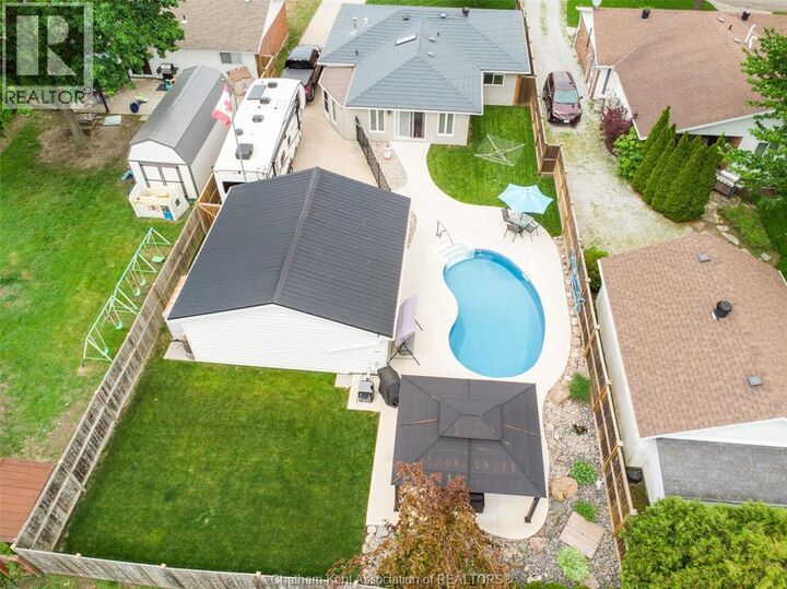 Property Photo:  106 Wills Street  ON N8A 4X5 