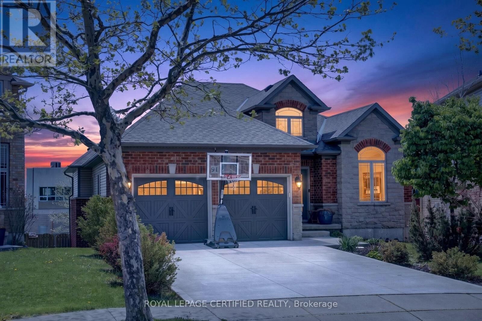 Property Photo:  91 Candlewood Drive  ON L8J 0A3 