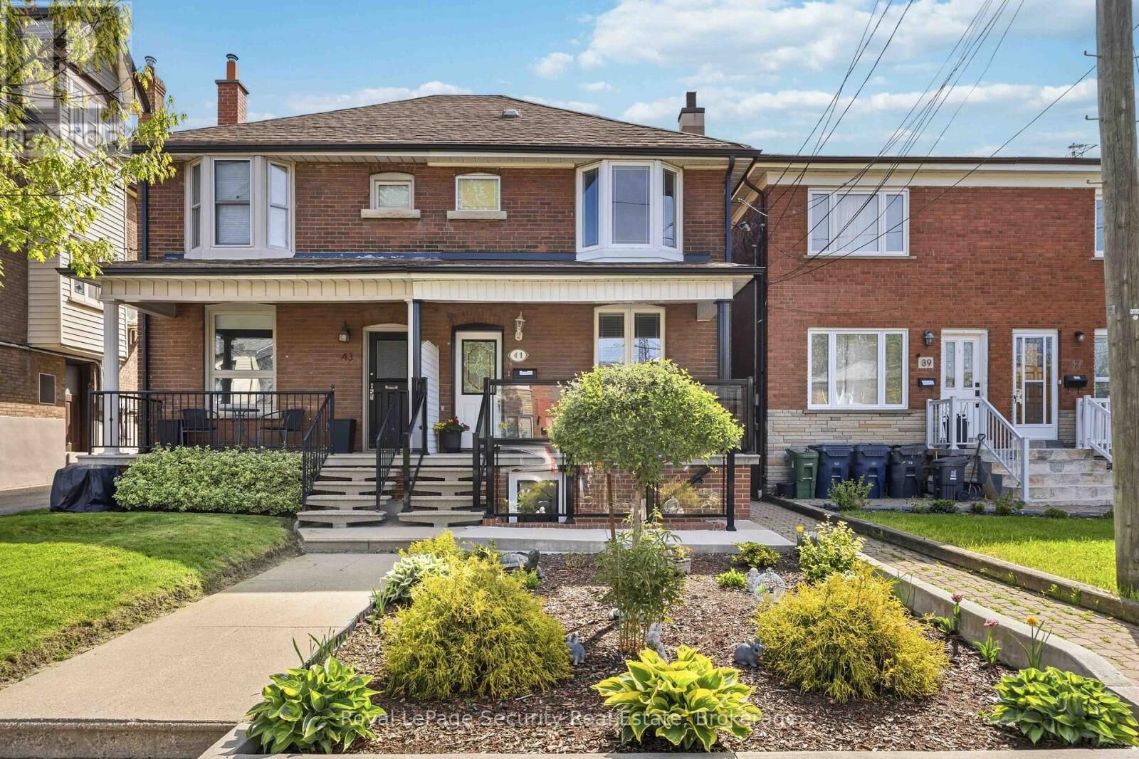 Property Photo: 41 Prescott Avenue 2nd Floor ON M6N 3G7