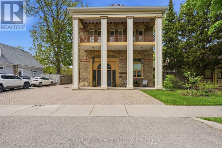 160 Bruce Street — photo 1