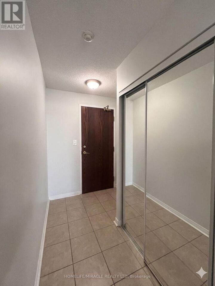 Property Photo:  4850 Glean Erin Drive 401  ON L5M 7S1 