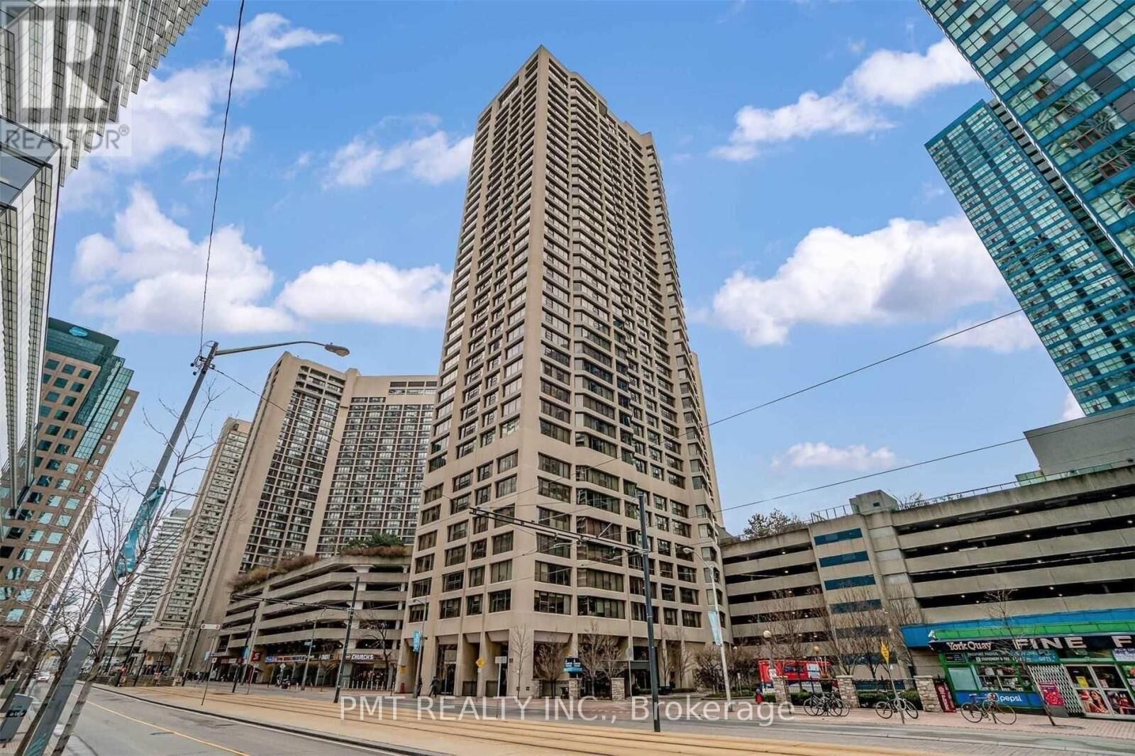 Property Photo:  55 Harbour Square 3315  ON M5J 2L1 
