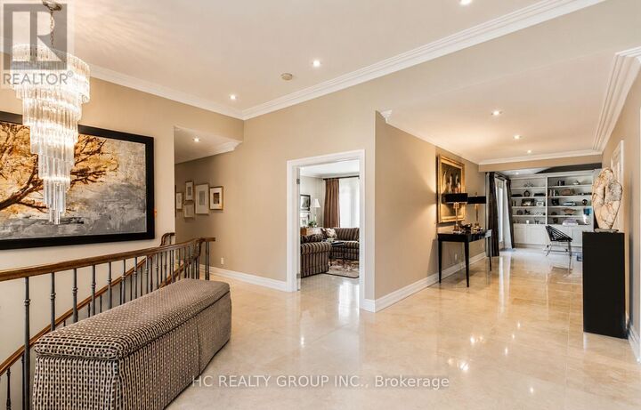 Property Photo:  1 Tudor Gate  ON M2L 1N3 
