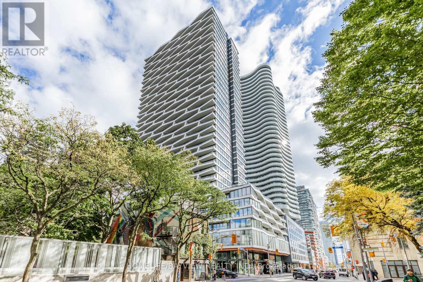 Property Photo: 85 Wood Street 3015 ON M4Y 0E8