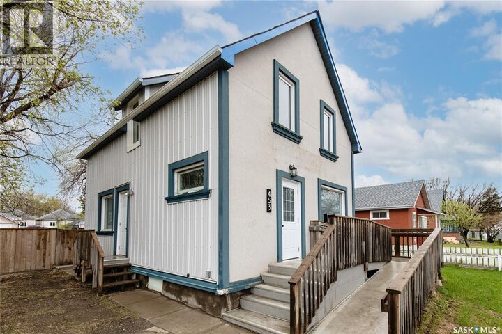 Property Photo:  453 Lillooet Street W  SK S6H 4Z4 
