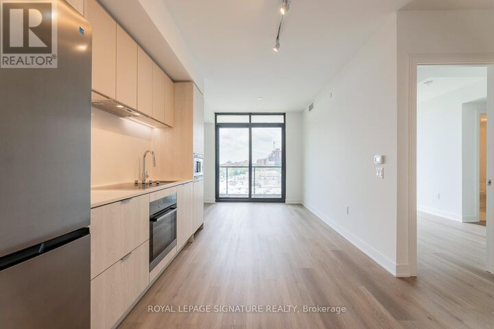 Property Photo:  86 Dundas Street East 526  ON L5A 0B1 