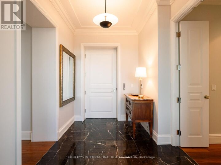 Property Photo: 183 Wellington Street West 4301 ON M5V 0A1
