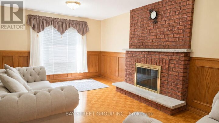 Property Photo: 9 Crooked Stick Road ON L4K 1P4
