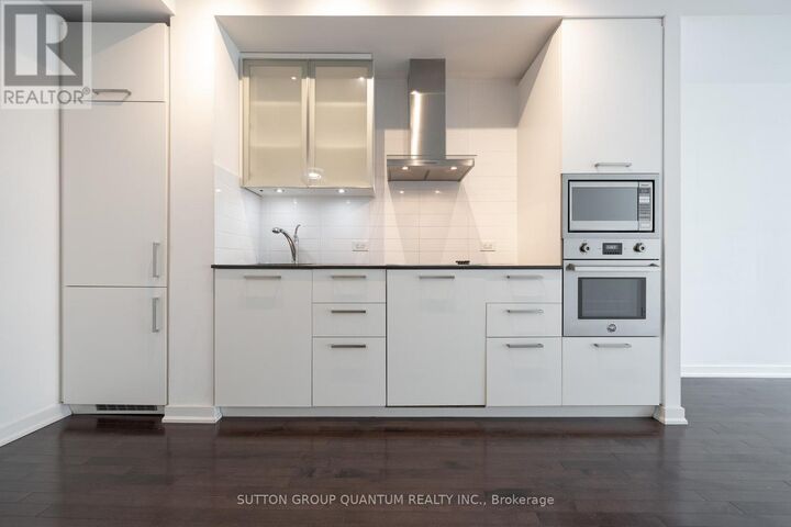 Property Photo: 12 York Street 3809 ON M5J 0A9