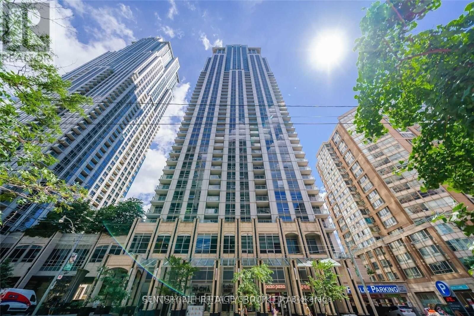 Property Photo:  763 Bay Street 4208  ON M5G 2R3 
