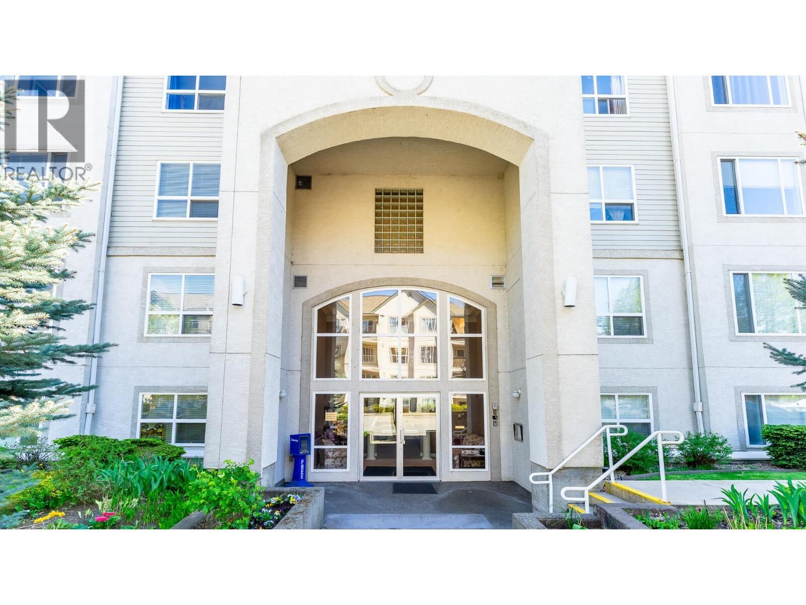 Property Photo:  650 Third Street Southwest 408  BC V1E 1P6 