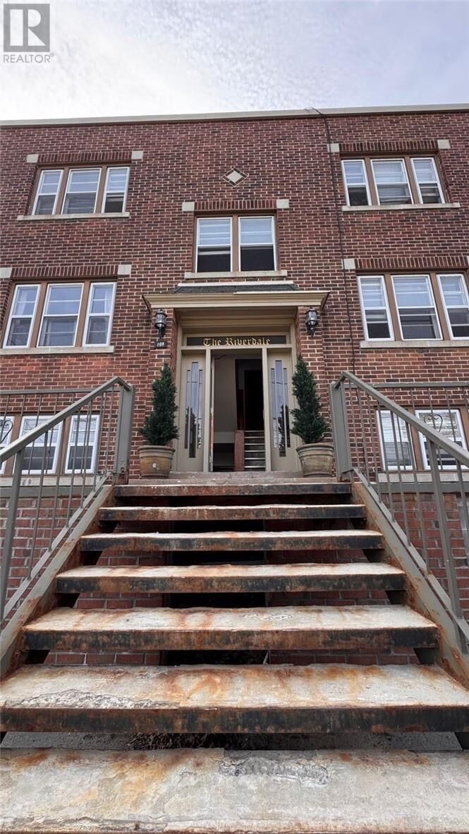 Property Photo:  105 Riverside Unit# 5  ON P3E 1G7 