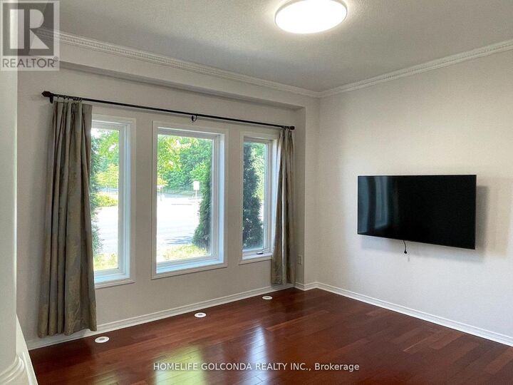 Property Photo:  847 Bur Oak Avenue  ON L6E 1W8 