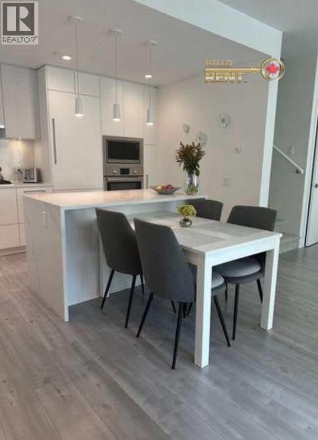 Property Photo:  2039 Glenaire Drive 245  BC V7P 1X5 