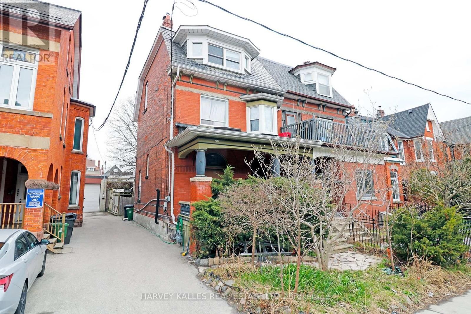 Property Photo:  39 Macdonell Avenue 1  ON M6R 2A3 