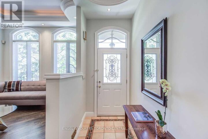Property Photo:  405 Bedford Park Avenue  ON M5M 1J9 