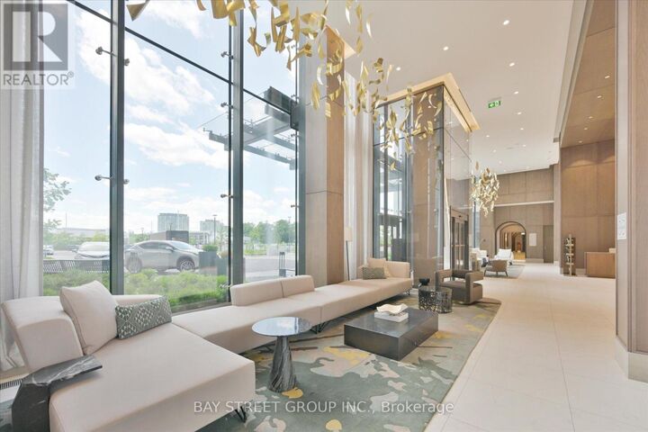 Property Photo: 30 Inn On The Park Drive 2707 ON M3C 0P8