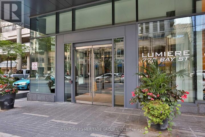 Property Photo:  770 Bay Street Ph603  ON M5G 0A6 