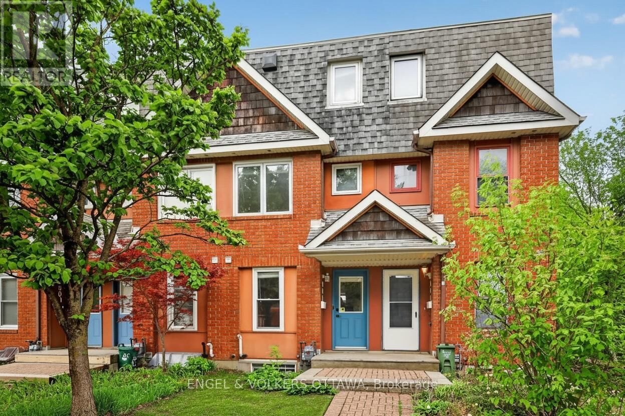 Property Photo:  90B Templeton Street  ON K1N 6X3 