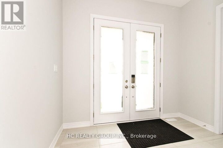 Property Photo:  92 Pine Hill Crescent  ON L4G 3X9 