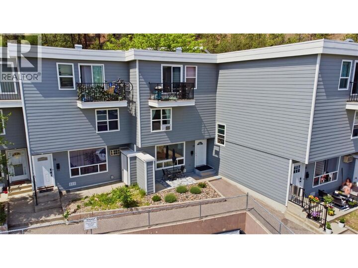 3800 40 Avenue 33 — photo 1