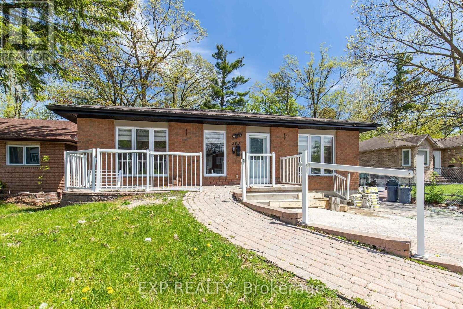 Property Photo:  263 Anne Street North 1  ON L4N 4Y1 