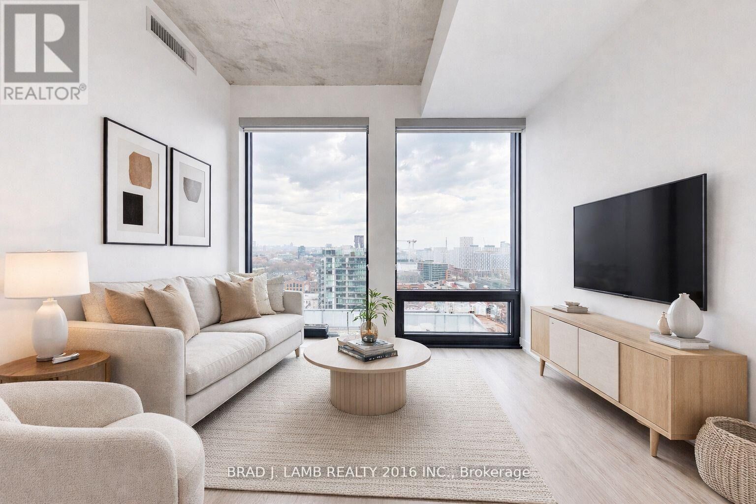Property Photo:  284 King Street East 2401  ON M5A 1K4 