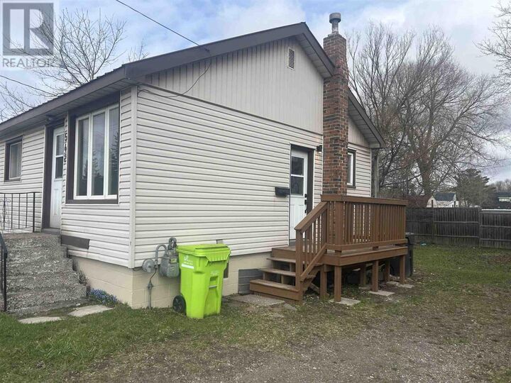 Property Photo:  542 Wallace Ter  ON P6C 1L8 