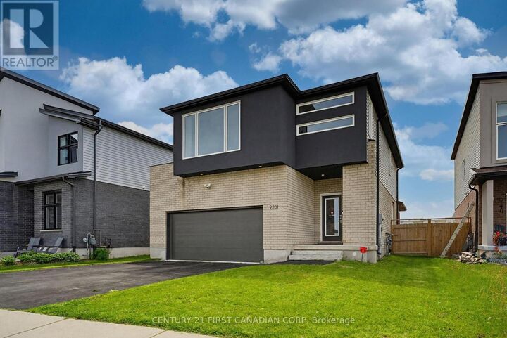 Property Photo:  2201 Wateroak Drive  ON N6G 0R1 