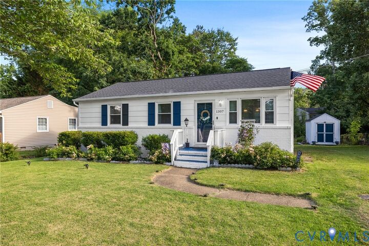 Property Photo: 1307 Enon Ave VA 23836