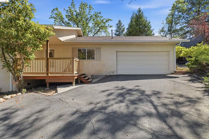 Property Photo:  12751 Cresthaven  CA 95321 