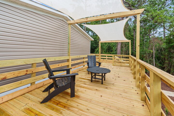 Property Photo:  107 N 6th  FL 32459 