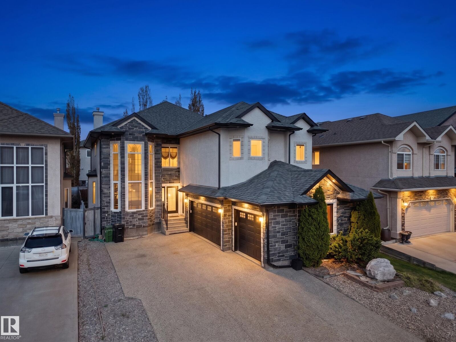 Property Photo:  1511 69 Street SW  AB T6X 1L4 