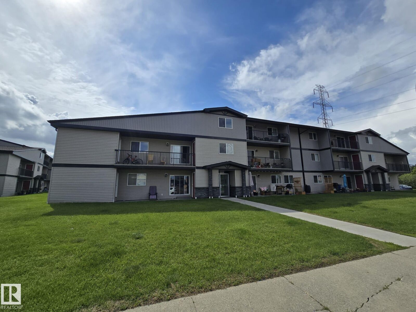 Property Photo: 2808 116 Street NW A7 AB T6J 4G2