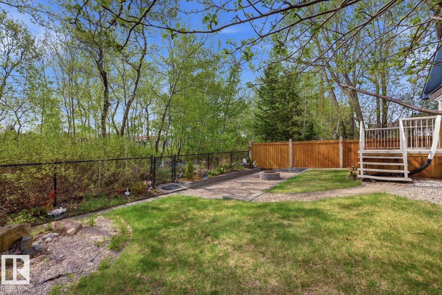 Property Photo:  70 Eastcott Drive  AB T8N 7B2 