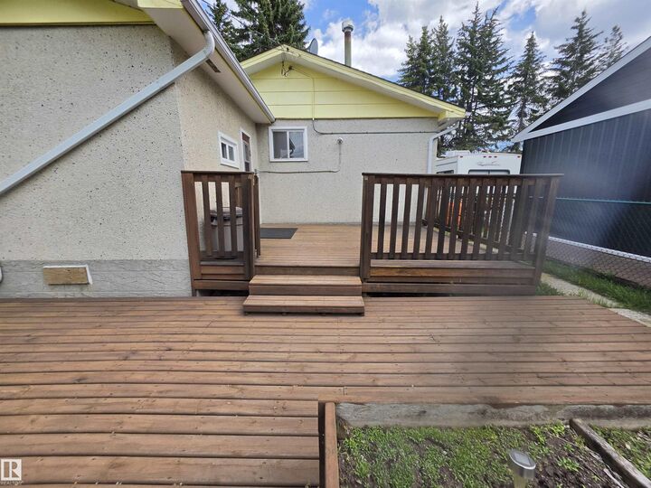 Property Photo:  4512 45 Avenue  AB T0E 0A0 
