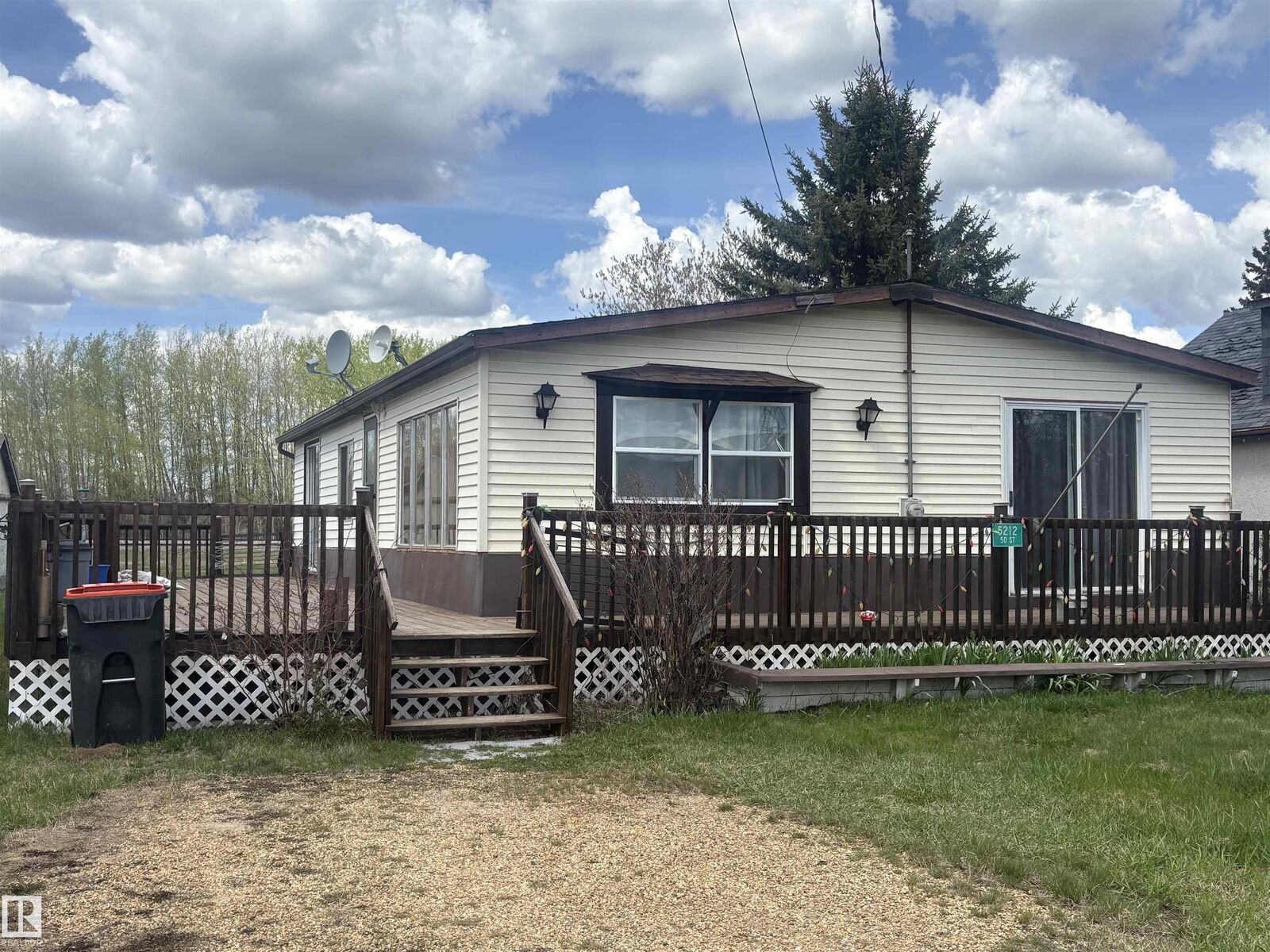 Property Photo:  5212 50 Street  AB T0A 2P0 