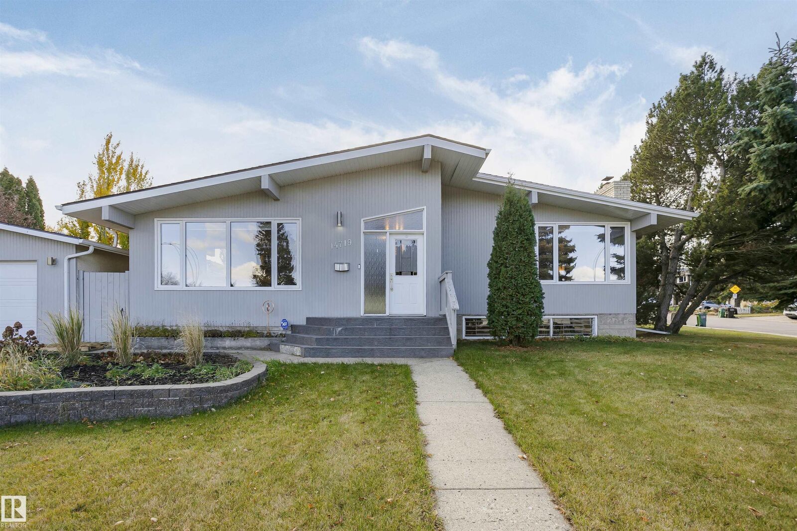 Property Photo:  14719 59 Avenue NW  AB T6H 4T5 