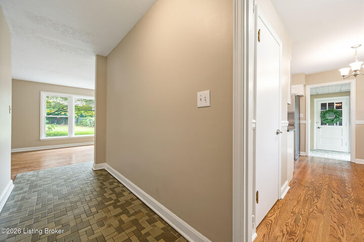 Property Photo:  32 Narwood Dr  KY 40299 