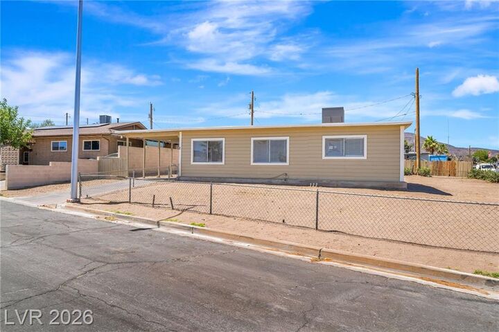 Property Photo: 2 California Way NV 89015