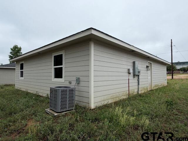 Property Photo: 730 N Sanders TX 75964