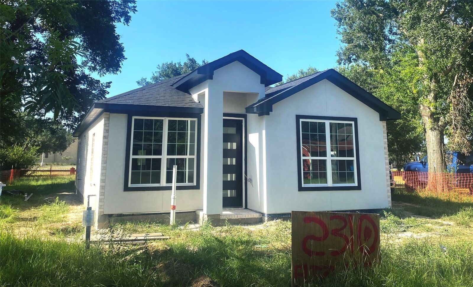 Property Photo: 2310 Fitz Lee Street TX 77484