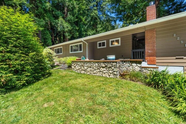Property Photo: 2251 Russ Street CA 95501