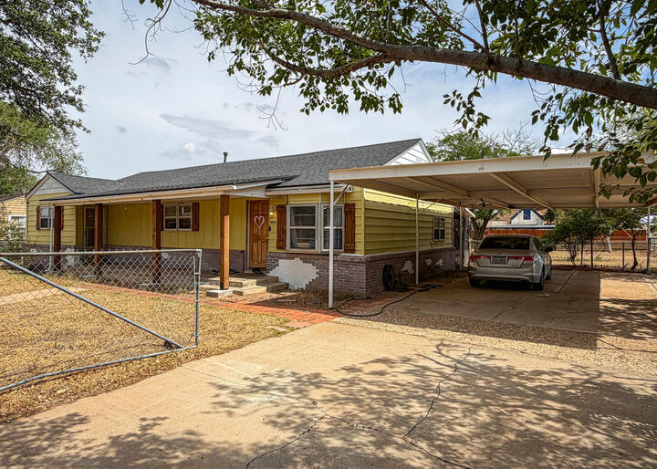 Property Photo:  3221 Emory Street  TX 79415 