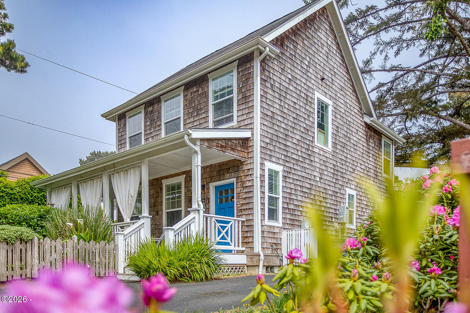 Property Photo:  2830 SW Coast Avenue  OR 97367 
