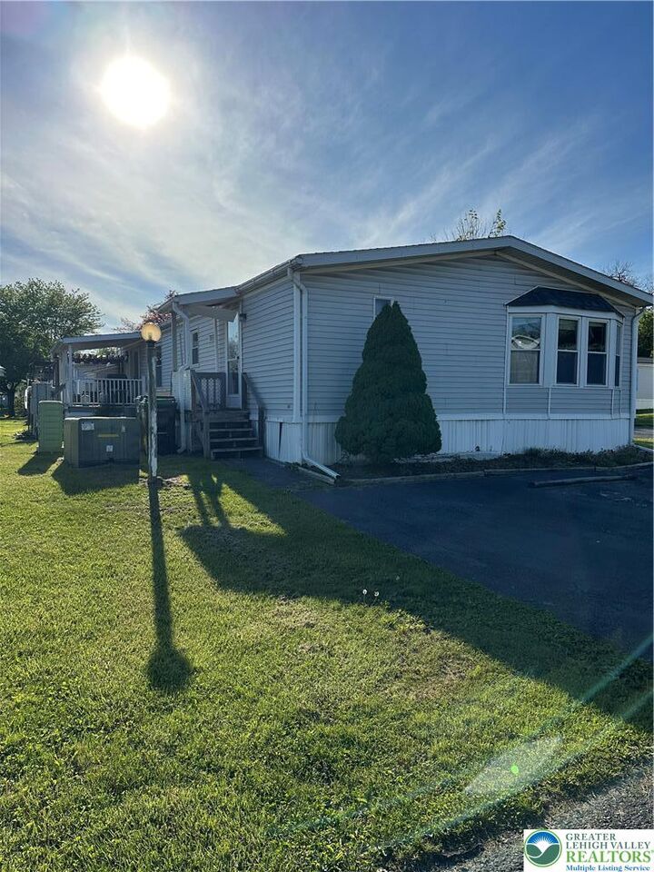 Property Photo: 80 Juniper Court PA 18014